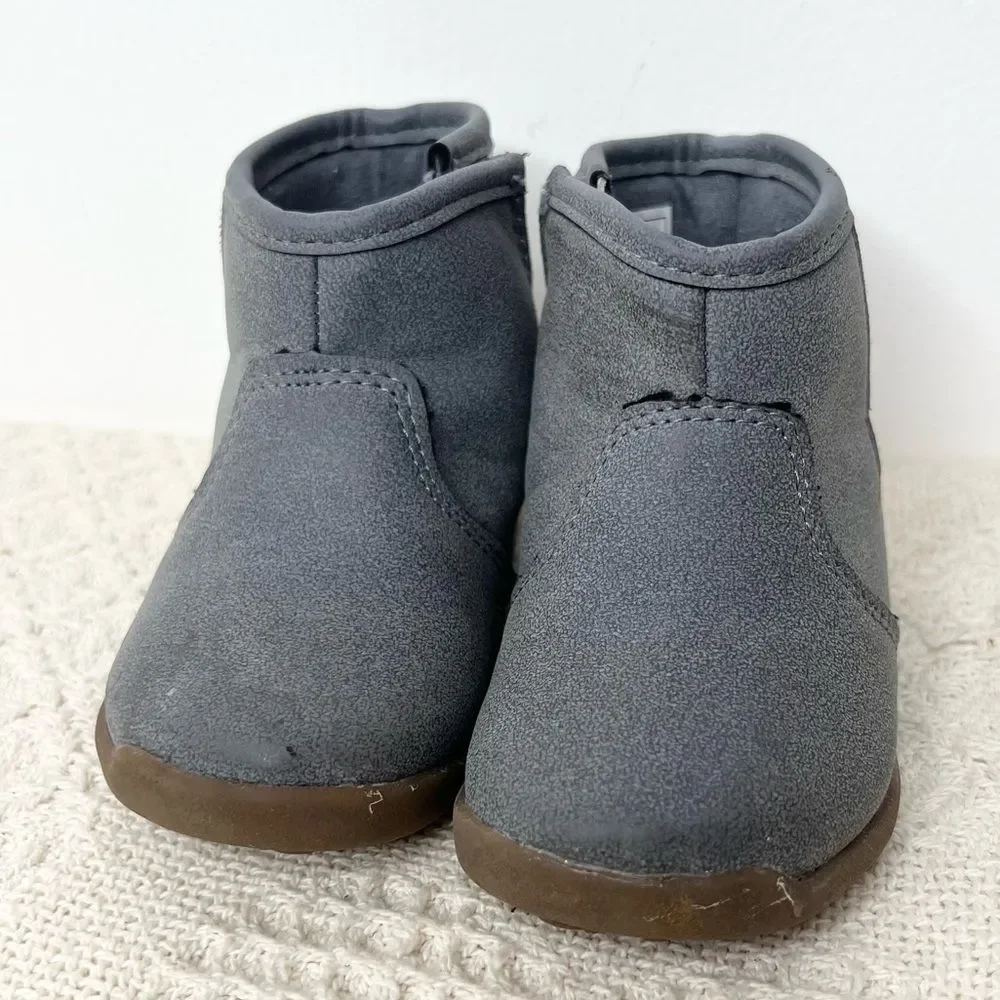 Carter’s Walk Amylene Grey Silver Boots Toddler Baby Girl Size 4 Booties